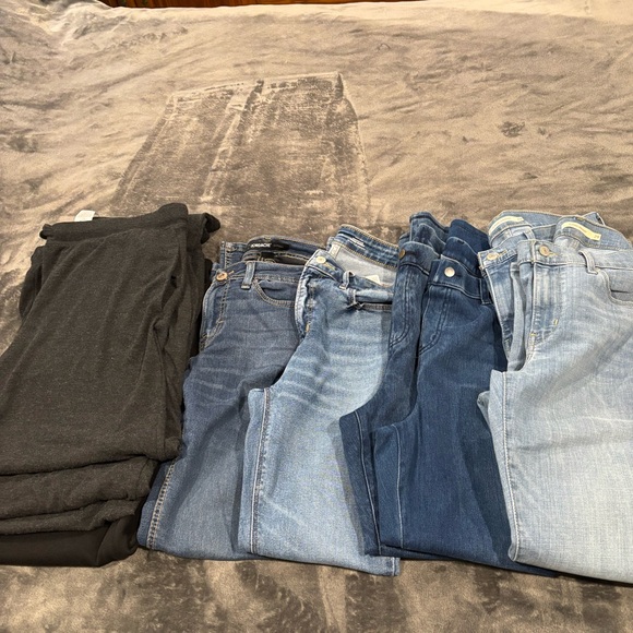 Denim - Jeans& sweatpants 10 pair of women’s size medium 8/10